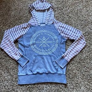 3/$15 Comfy sweatshirt from Martha’s Vinyard size S